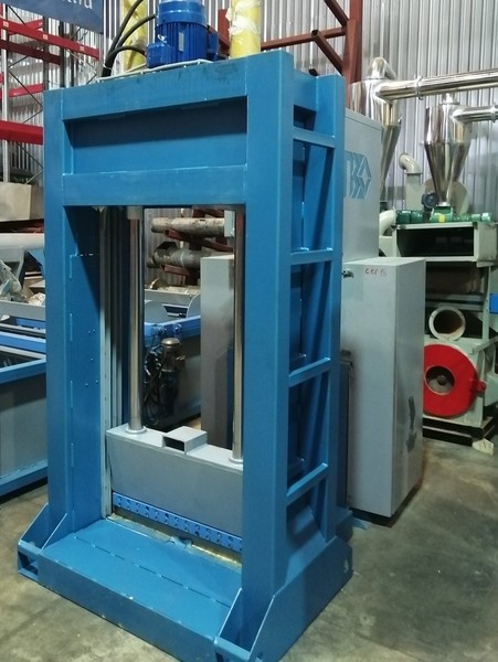 Той ва кипларни кесиш учун гильотина сотилади - Изображение #1, Объявление #1680992