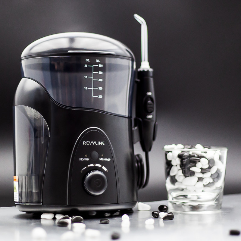 Ирригатор Revyline RL 500 Black со стерилизацией насадок и гидромассажем десен - Изображение #1, Объявление #1710006