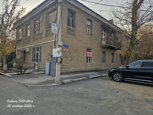 Дархон махалласида офис сотилади. #1752082