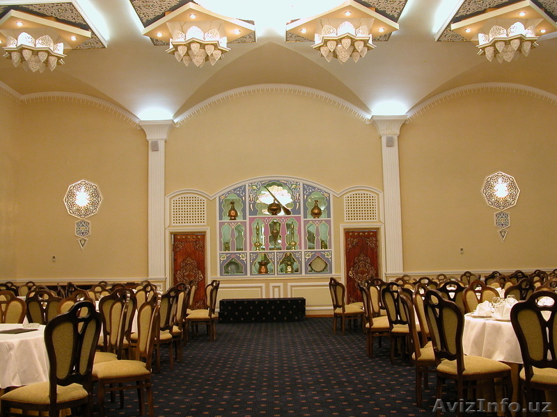 В элитный бар-ресторан срочно требуются официанты(ки). - Изображение #3, Объявление #373277