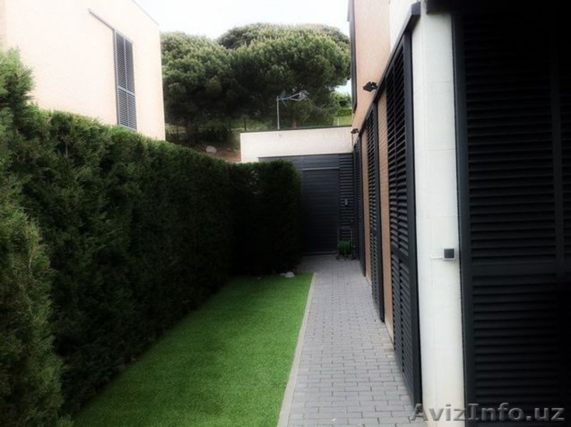 ВИЛЛА С ВИДОМ НА МОРЕ И ГОЛЬФ-КЛУБ, в 35 км. от Барселоны, Испания - Изображение #5, Объявление #1544172