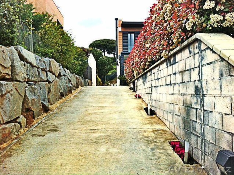 ВИЛЛА С ВИДОМ НА МОРЕ И ГОЛЬФ-КЛУБ, в 35 км. от Барселоны, Испания - Изображение #6, Объявление #1544172