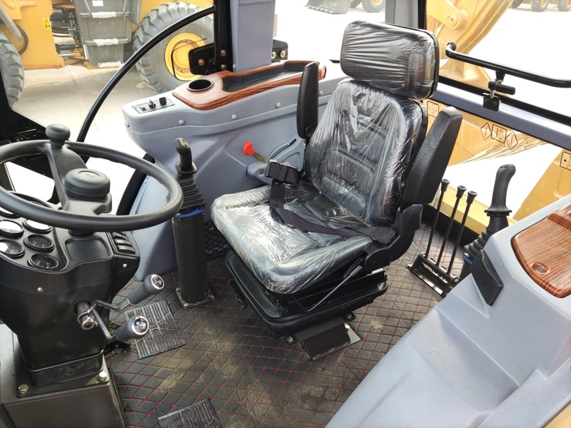 Экскаватор-погрузчик BRENNER 983. Предлагаем к поставке. - Изображение #3, Объявление #1714987