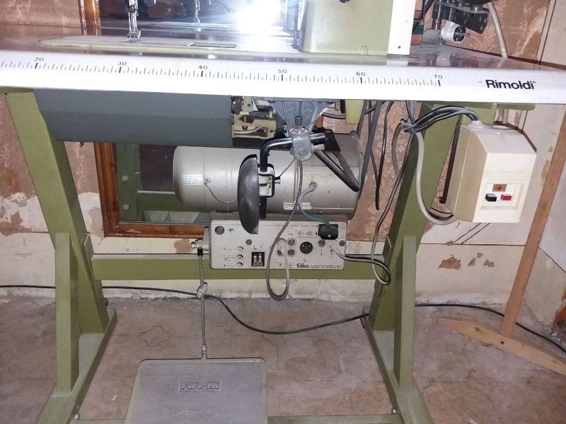 Двухигольная машина челночного стежка с отключающимся игловодителем - Изображение #3, Объявление #1743431