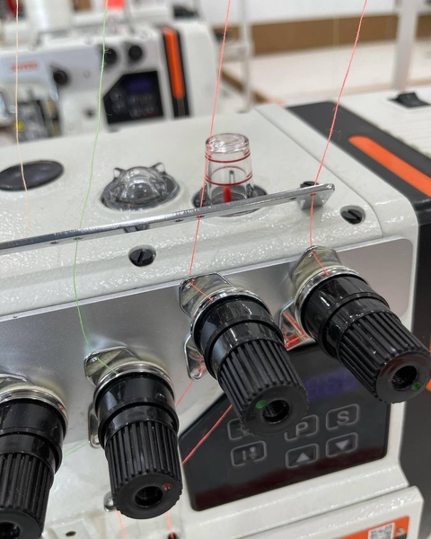 JOYEE JY-B999-4-ED2 Оверлок 4-Ниточная машина - Изображение #5, Объявление #1747468