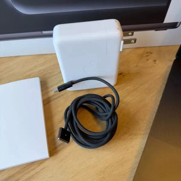 Apple Macbook Pro 16" 2026 - Изображение #2, Объявление #1753855